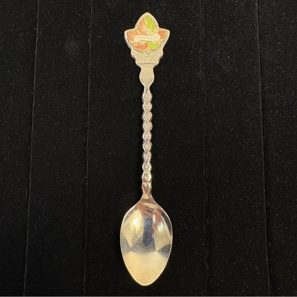 Vintage Canadian Maple 🍁 Leaf Souvenir Spoon 🥄